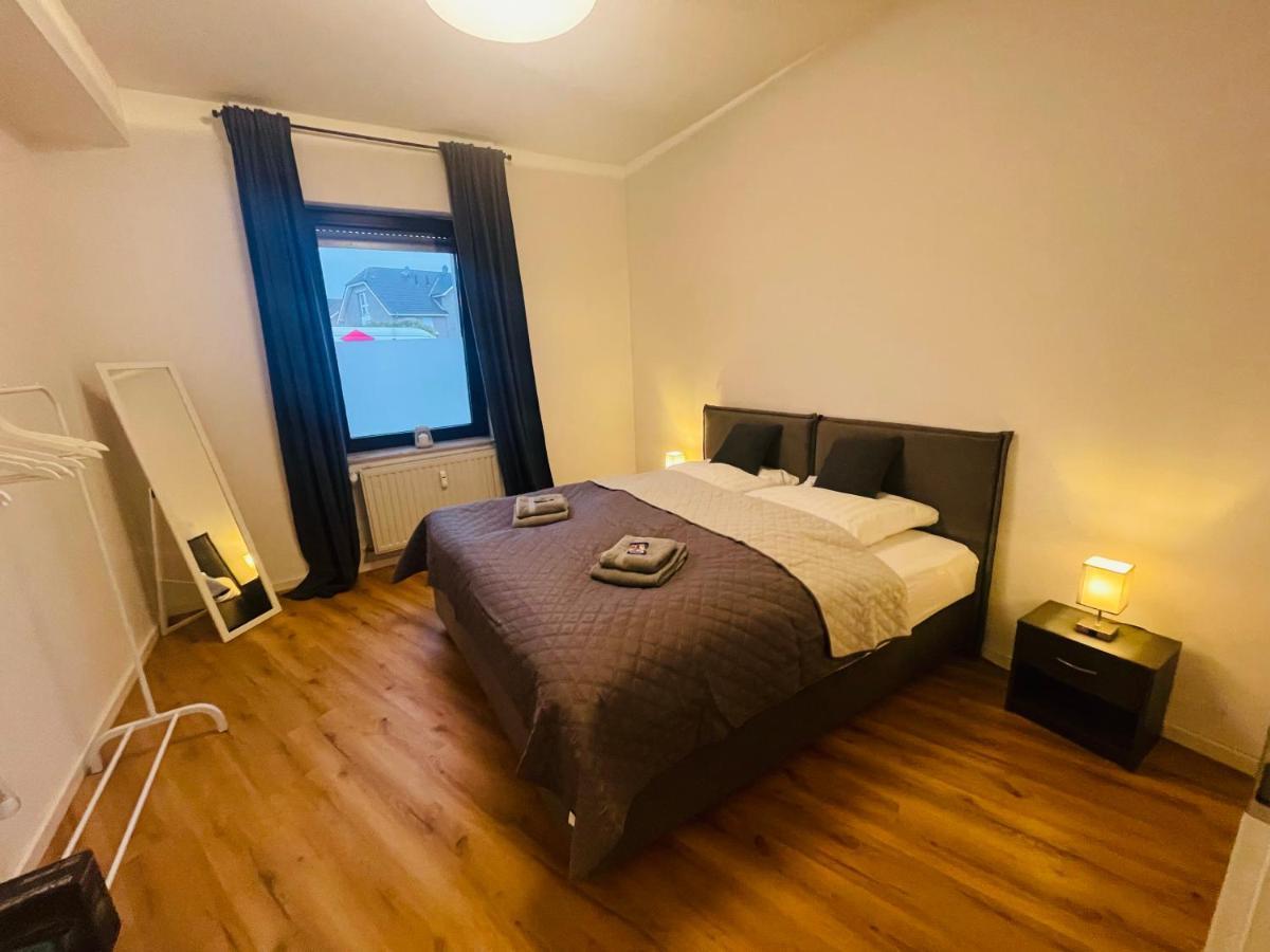 Ferienwohnung Modern * Gemuetlich * Nespresso * Terrasse * Netflix Duisburg Exterior foto